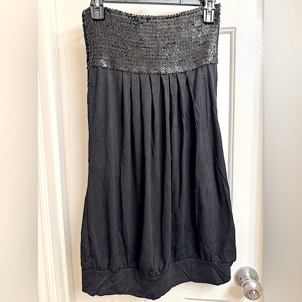 New Women’s Tree Culture Sequins Black Strapless bubble dress, New with tags, L